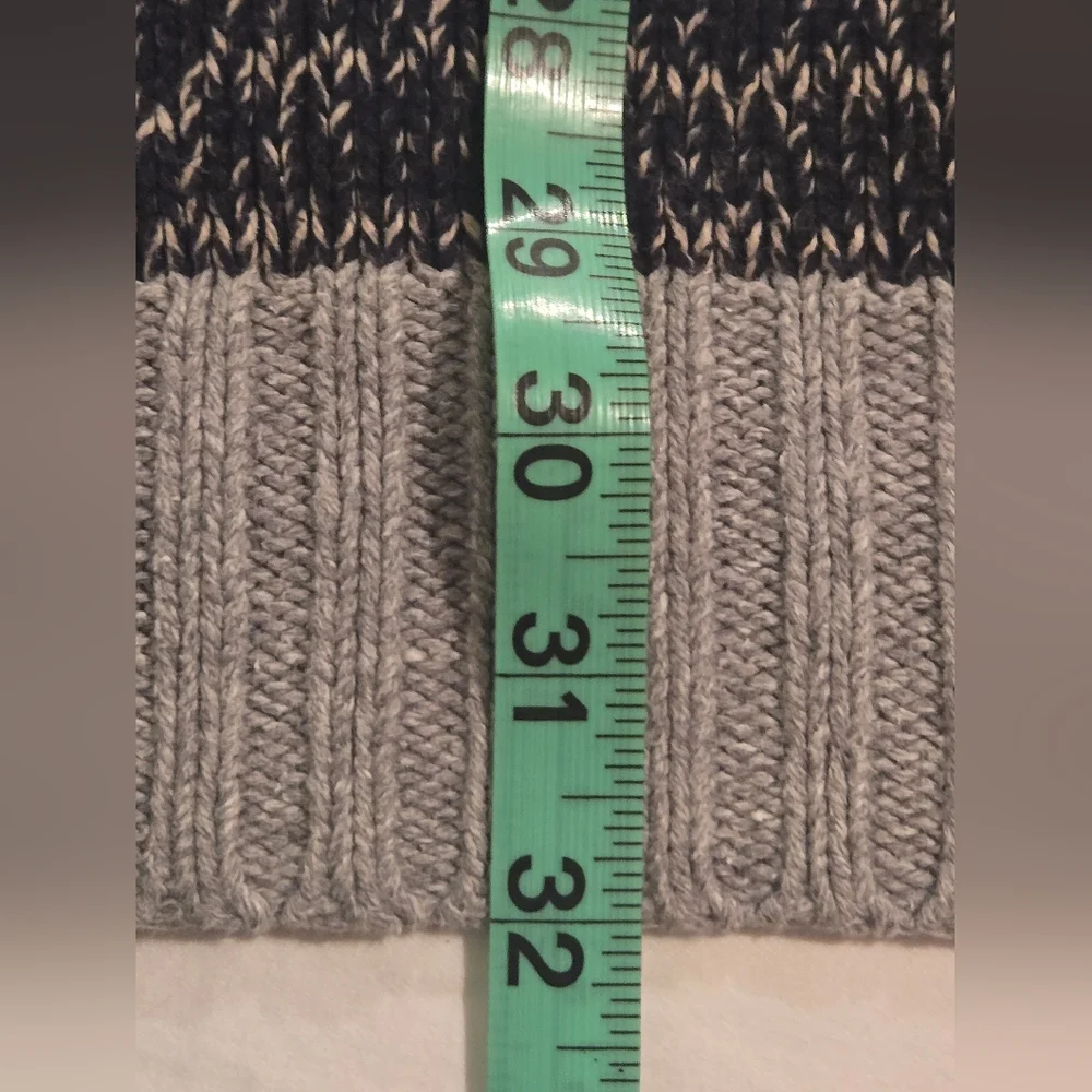 Old Navy Gray Knit Sweater